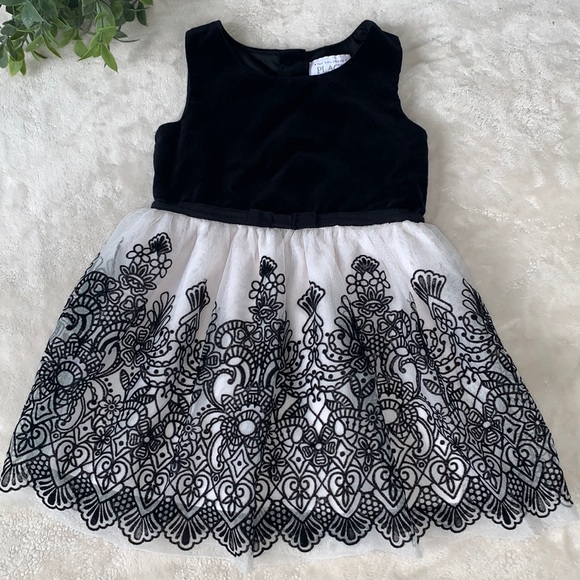 The Children's Place Other - Children’s Place 3T Black & White Special Occassion Dress EUC Holiday